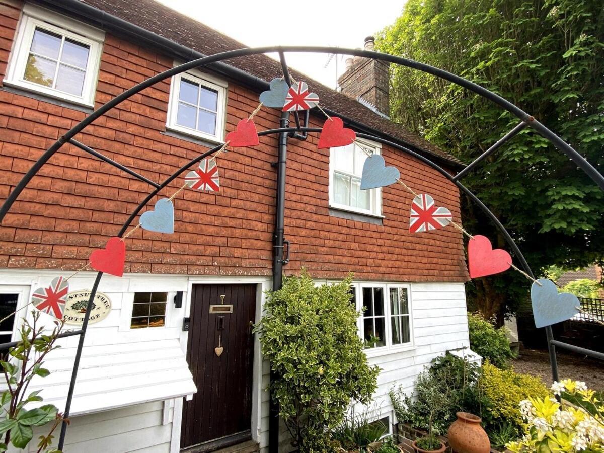 Chestnut Tree Cottage, 7 High Street Ardingly Ngoại thất bức ảnh